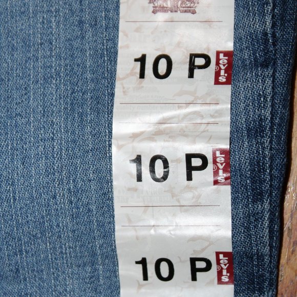 BNWT Levis 550 Boot-Cut Jeans - Picture 4 of 7